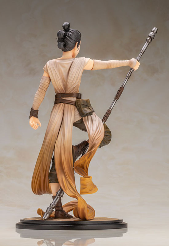 Star Wars The Force Awakens: Rey Descendant of Light (Complete Figure)