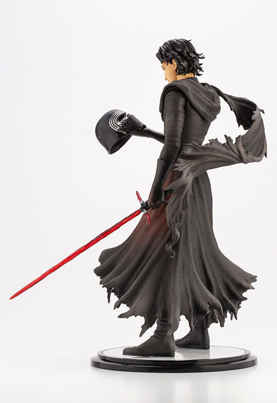 Star Wars The Force Awakens: Kylo Ren Cloaked in Shadows (Complete Figure)