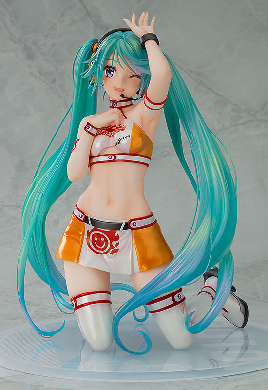 Hatsune Miku GT Project Racing Miku 2010 Ver. Art by Kentaro Yabuki (Complete Figure)