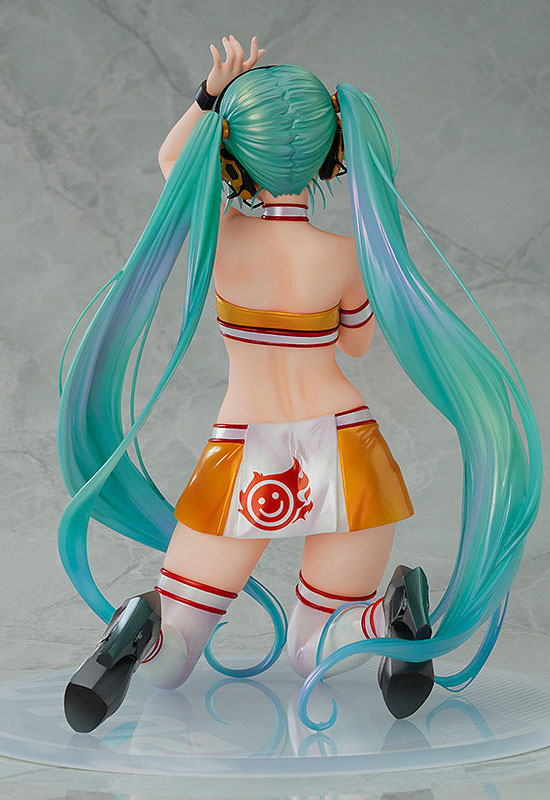 Hatsune Miku GT Project Racing Miku 2010 Ver. Art by Kentaro Yabuki (Complete Figure)