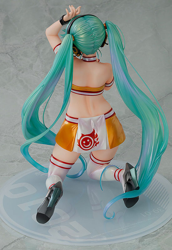 Hatsune Miku GT Project Racing Miku 2010 Ver. Art by Kentaro Yabuki (Complete Figure)